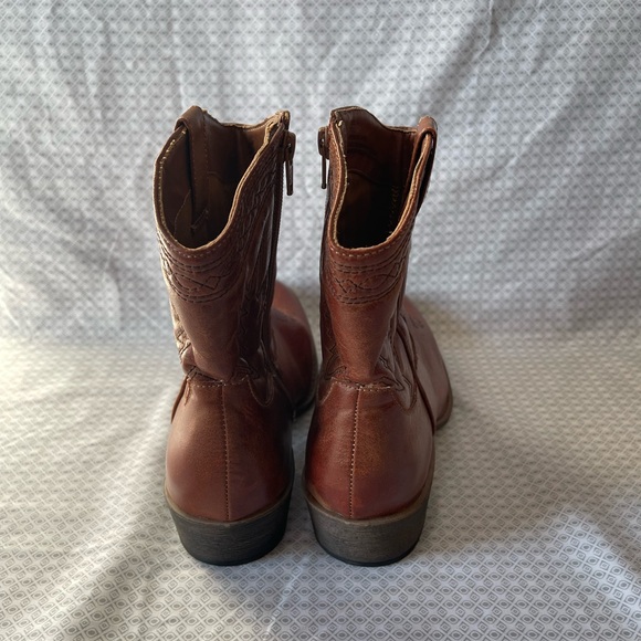 Coconuts by Matisse Brown Western Ankle Booties - Picture 5 of 7